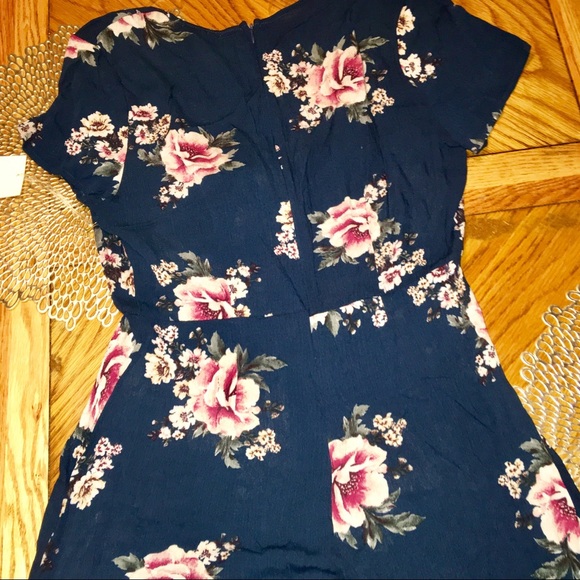 blashe Other - Romper Floral NWT